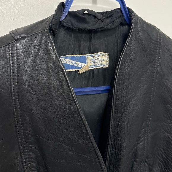 [SOLD] Vintage black leather vest jacket - Picture 9 of 10